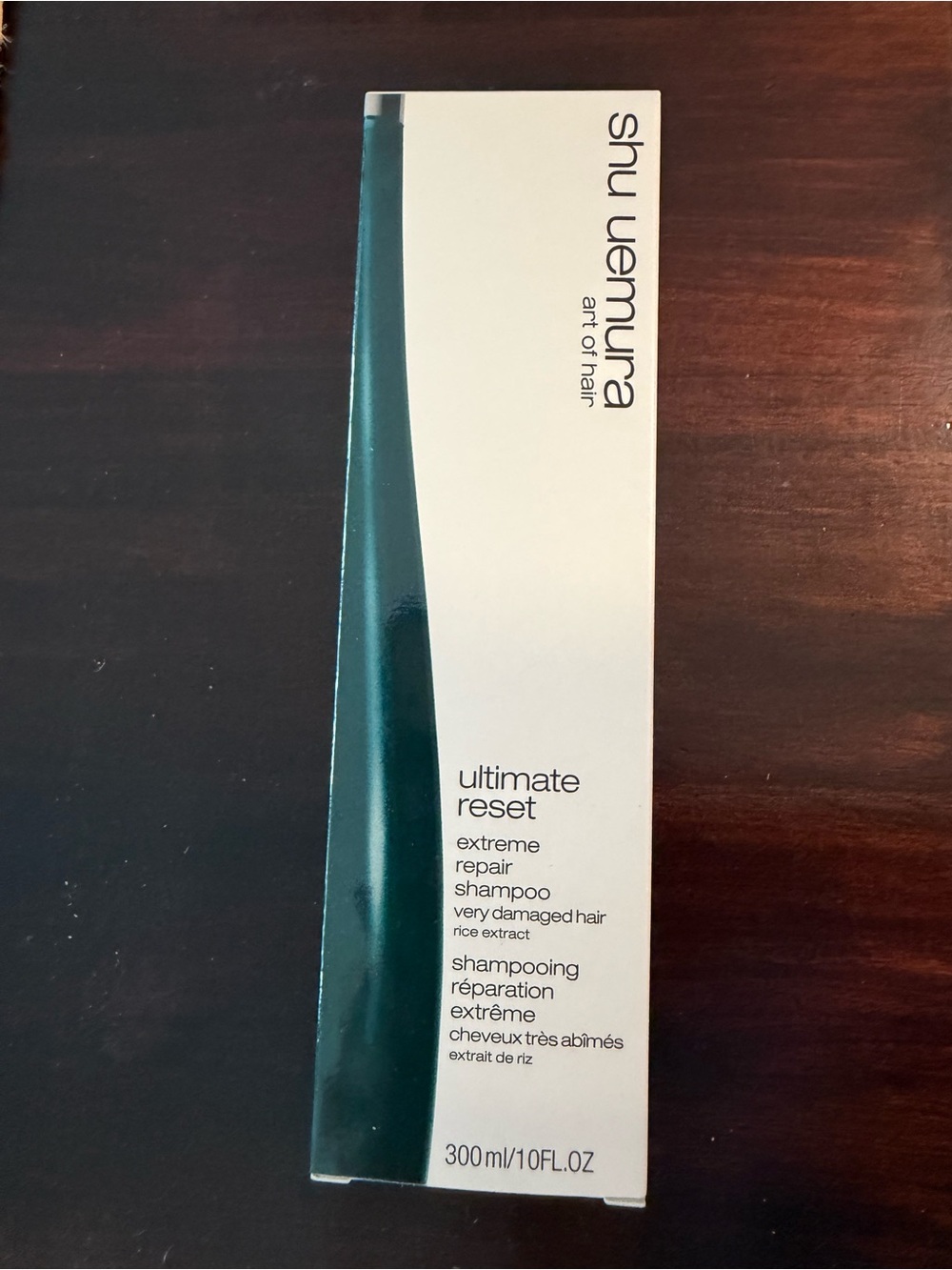 Shu Uemura Ultimate Reset Extreme Repair Shampoo - Teal and White